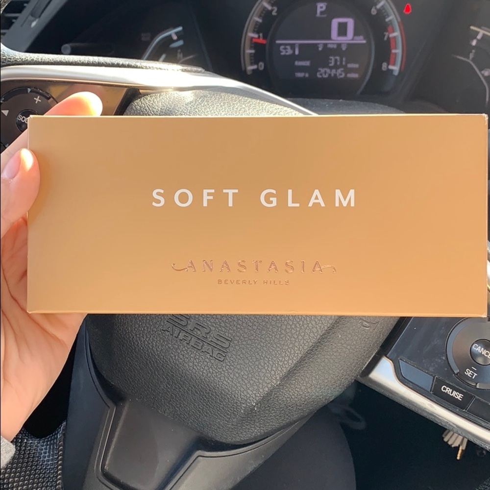 Anastasia Beverly Hills Soft Glam palette